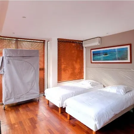 Villa Sleeps 10 Pool Air Con Wifi